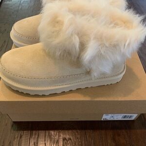 UGG Kids Cream Faux-Fur Ankle Boots